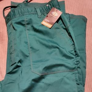 Dickie scrub pants
